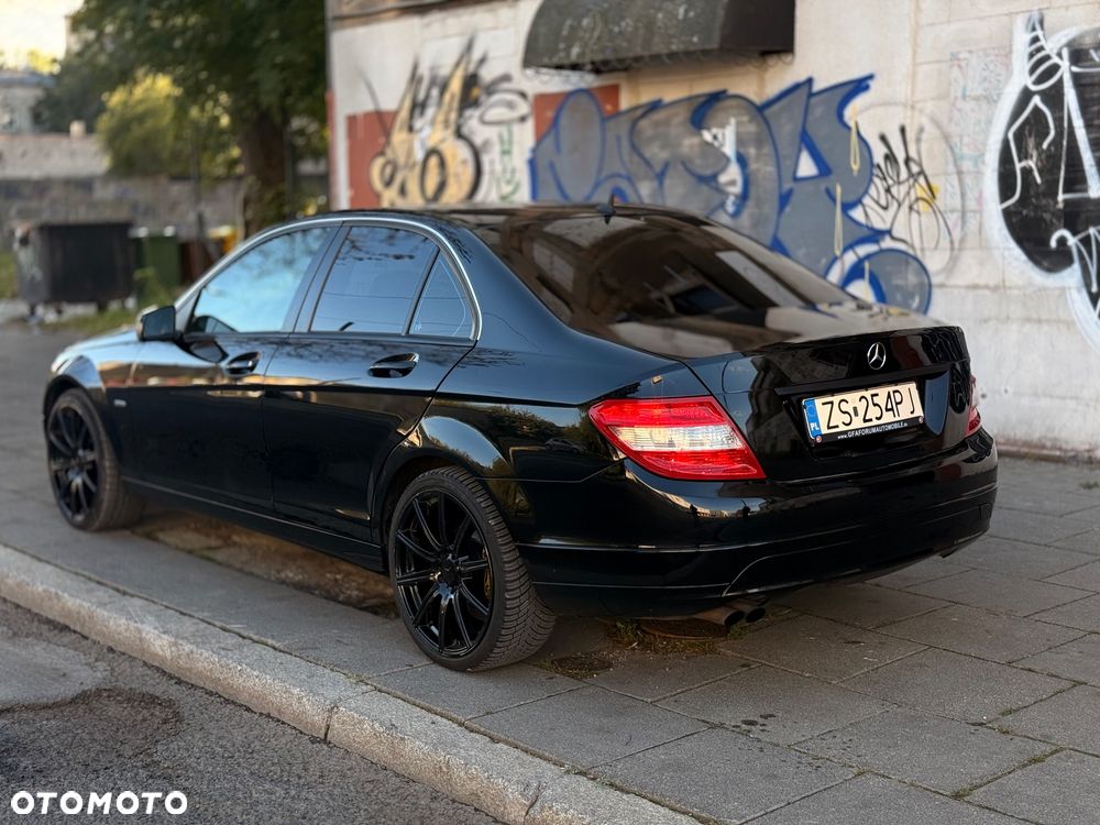 Mercedes-Benz Klasa C 180 T Kompressor BlueEFFICIENCY Elegance - 12