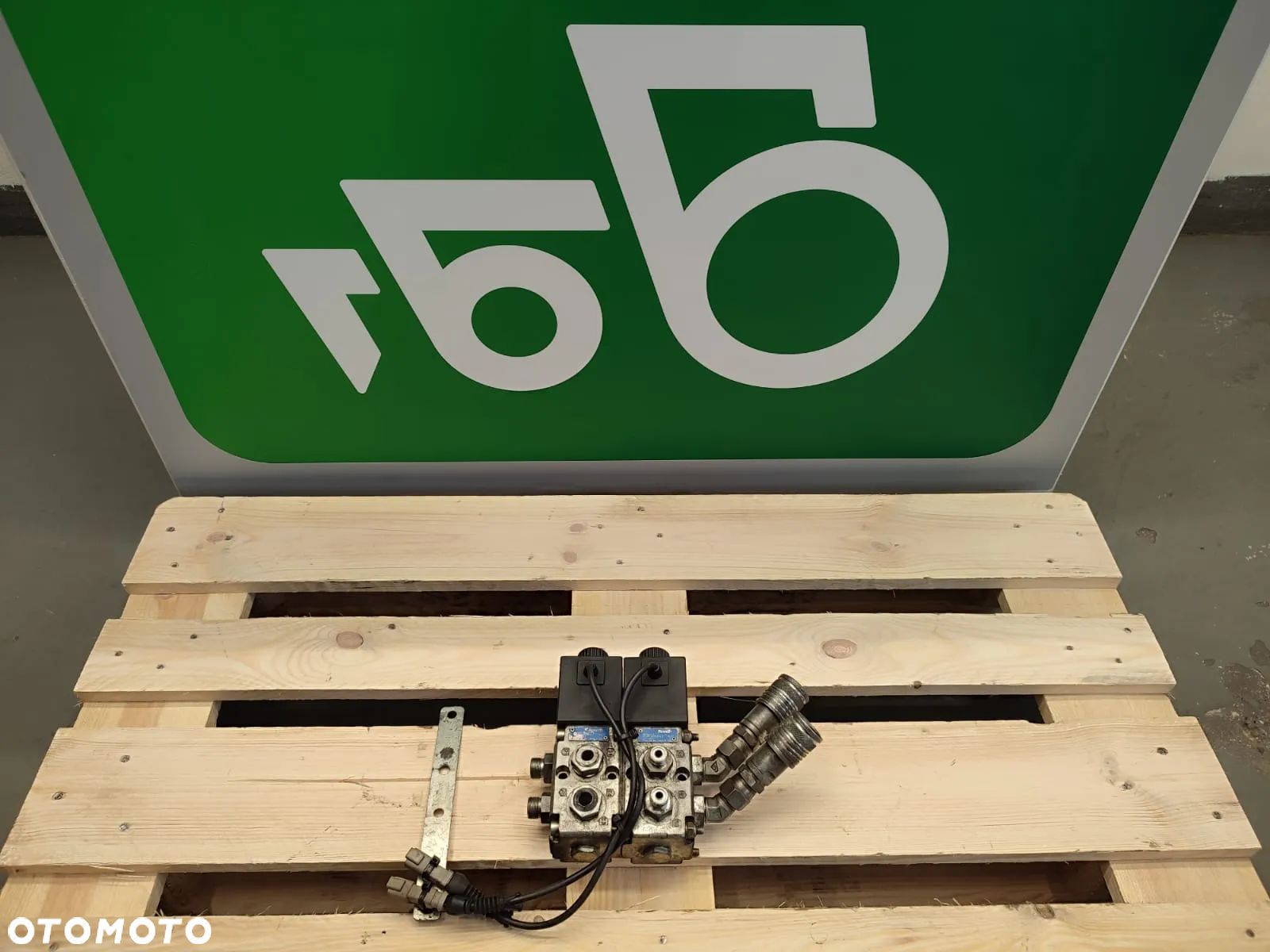 ELEKTROZAWÓR R933000025 BOSCH REXROTH 1001104477 JLG - 1