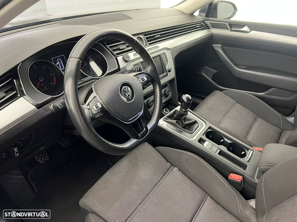 VW Passat Variant 2.0 TDi Confortline - 6