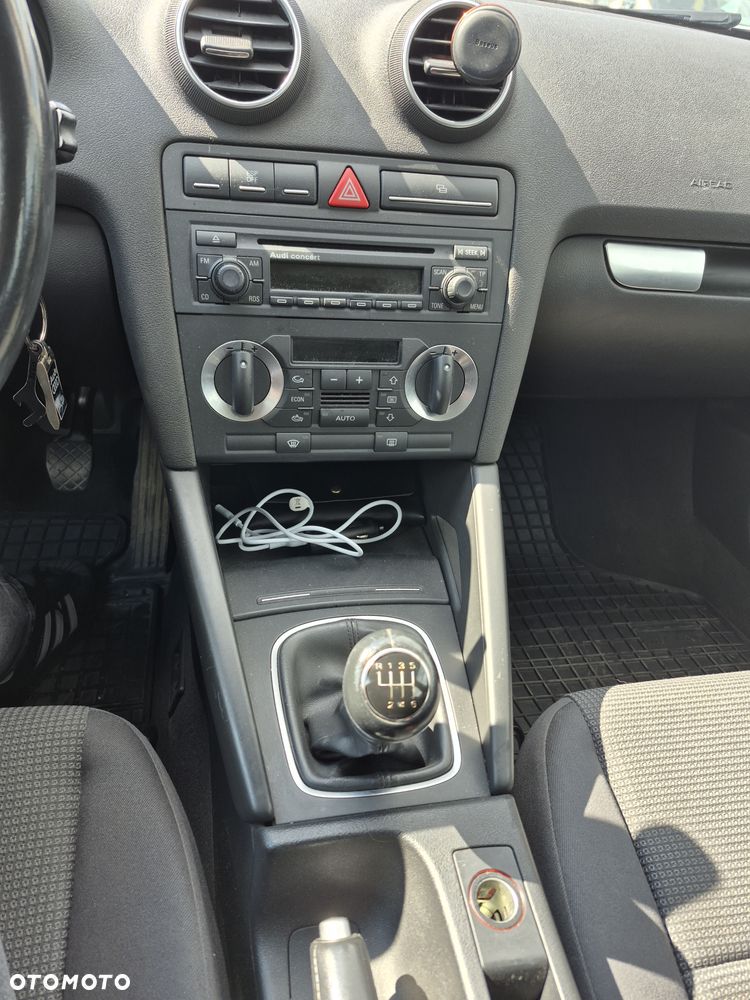 Audi A3 Sportback 1.6 FSI Ambiente - 5