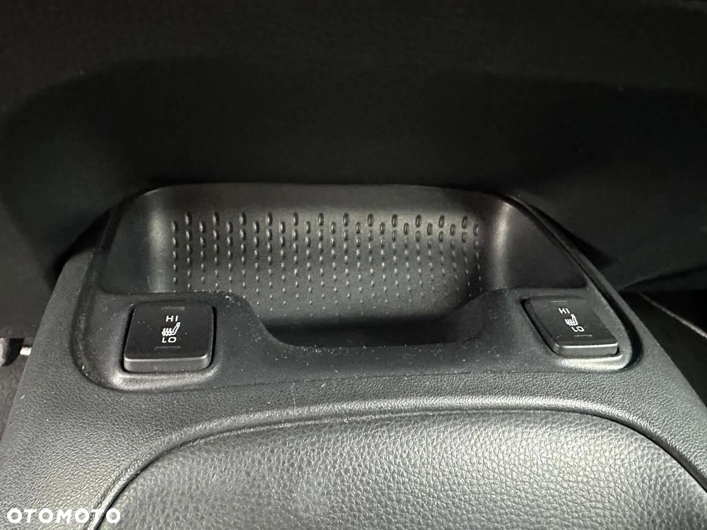 Toyota Corolla 1.8 Hybrid Comfort - 17