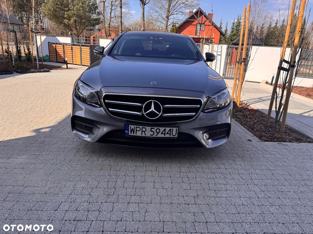Mercedes-Benz Klasa E 220 d 4-Matic Business Edition 9G-TRONIC - 2