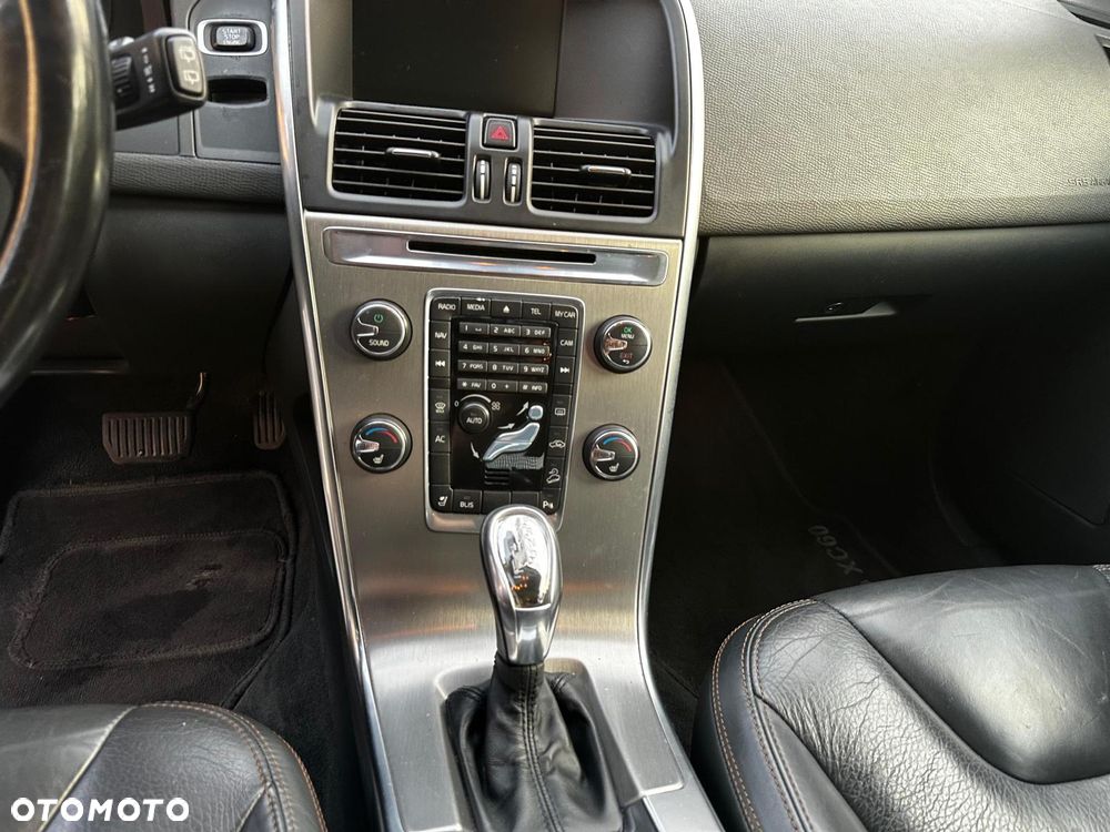 Volvo XC 60 D5 AWD RDesign - 14