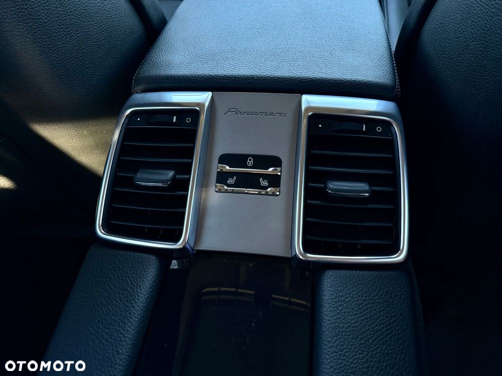 Porsche Panamera 4 PDK Edition - 18