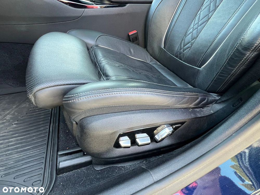 BMW Seria 5 M550i xDrive - 9