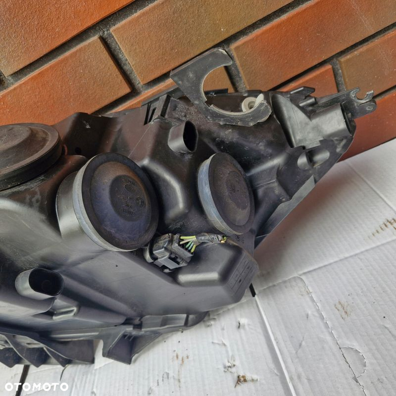 LAMPA PRAWA PRZÓD CITROEN C4 PICASSO - 5