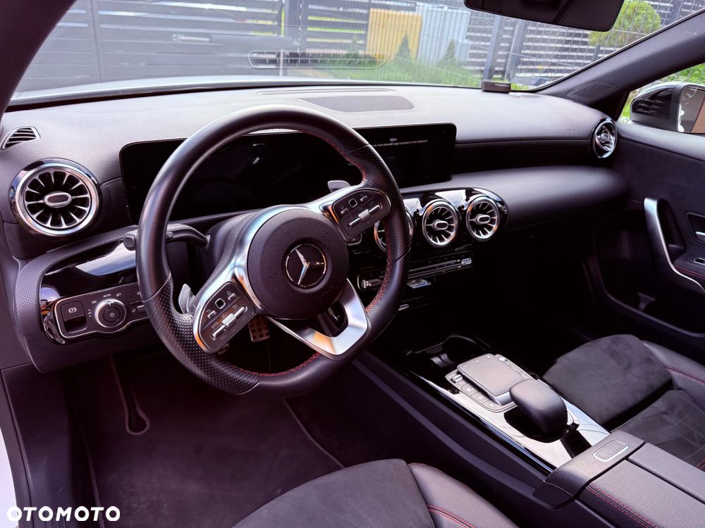 Mercedes-Benz Klasa A 180 AMG Line 7G-DCT - 16