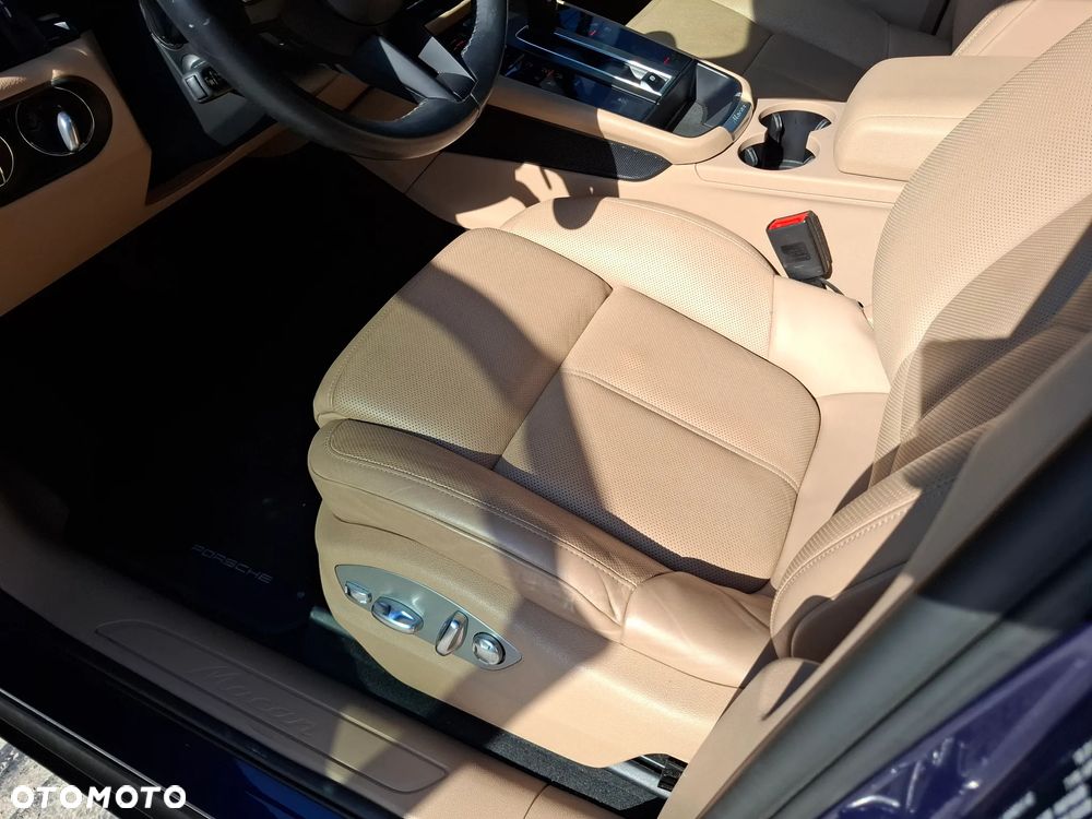 Porsche Macan - 23