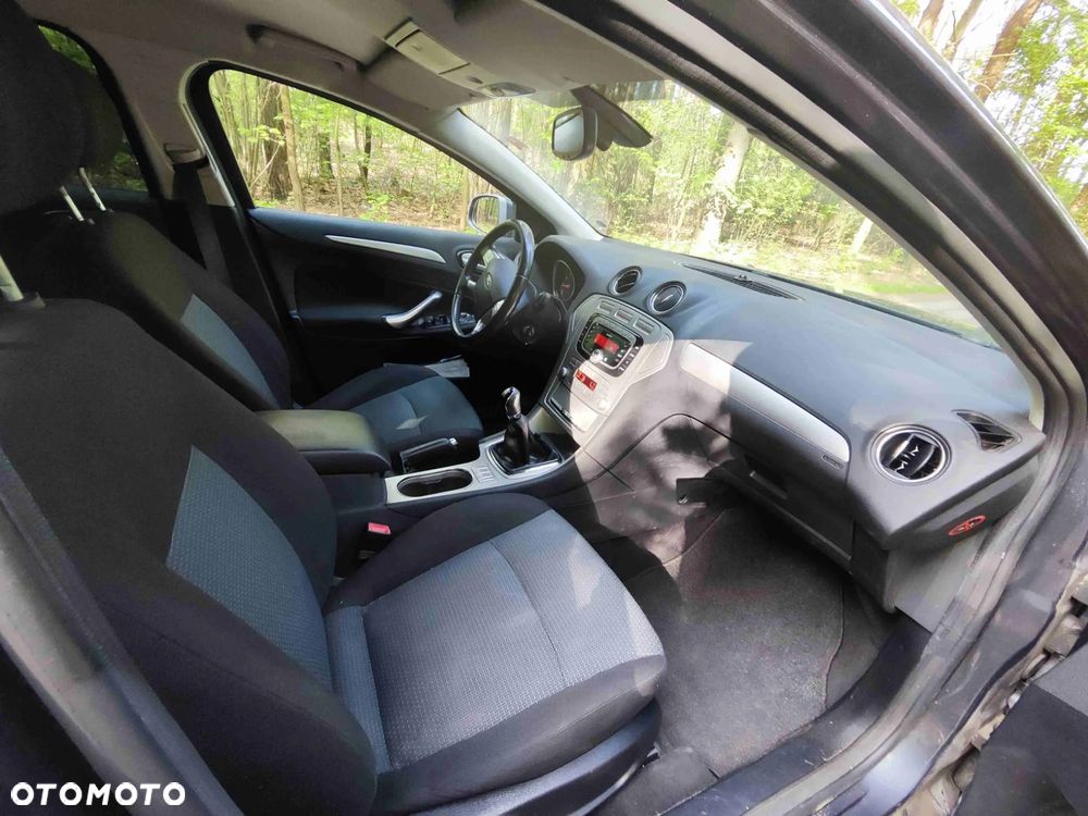 Ford Mondeo 2.0 Trend - 22