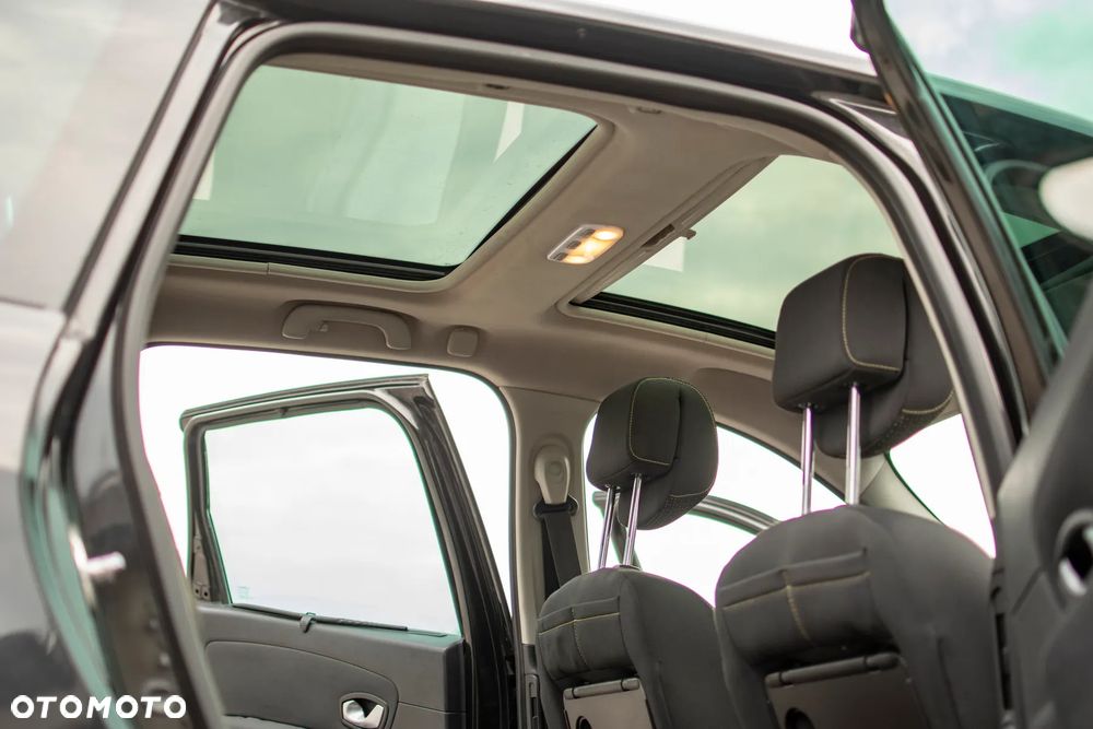 Renault Grand Scenic - 34