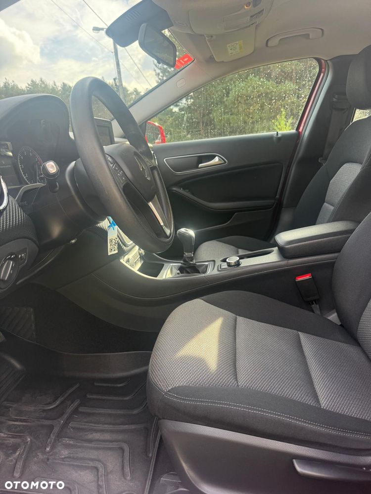 Mercedes-Benz GLA 200 UrbanStyle Edition - 8