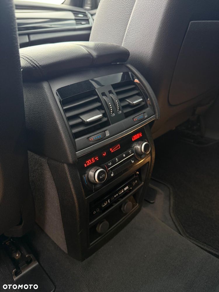 BMW X5 M M50d Sport-Aut - 9