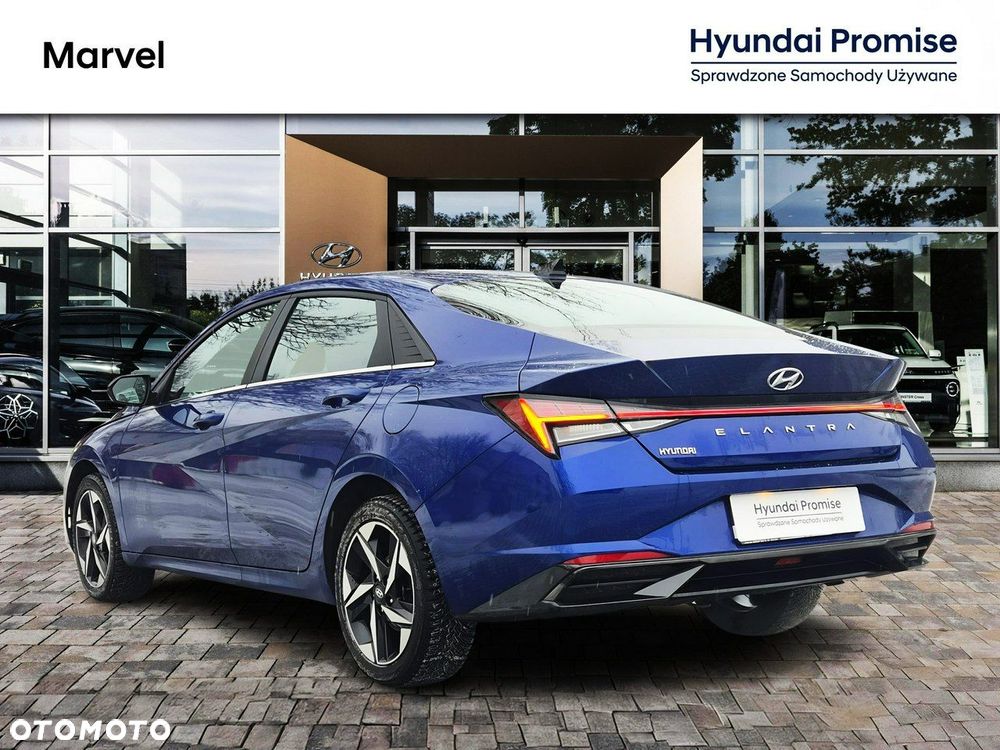 Hyundai Elantra - 4