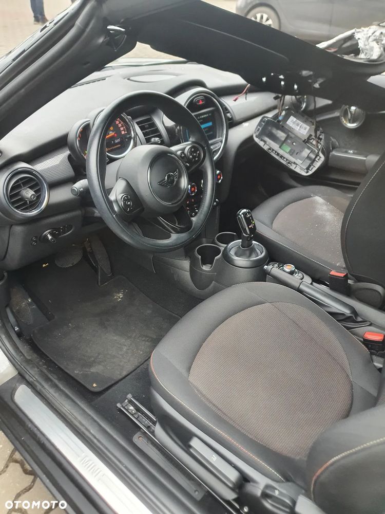 MINI Cooper Standard - 10