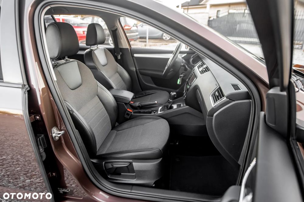 Skoda Octavia 2.0 TDI 4x4 Elegance DSG - 22