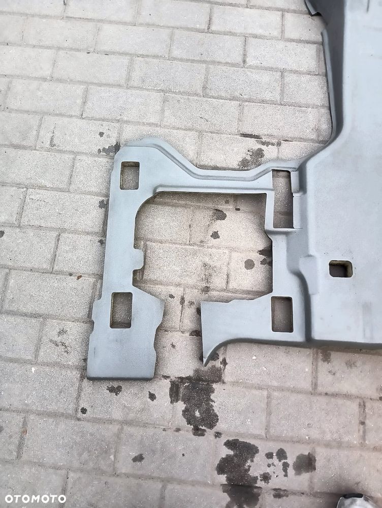 Wykładzina dywan przedni VW Crafter - 2