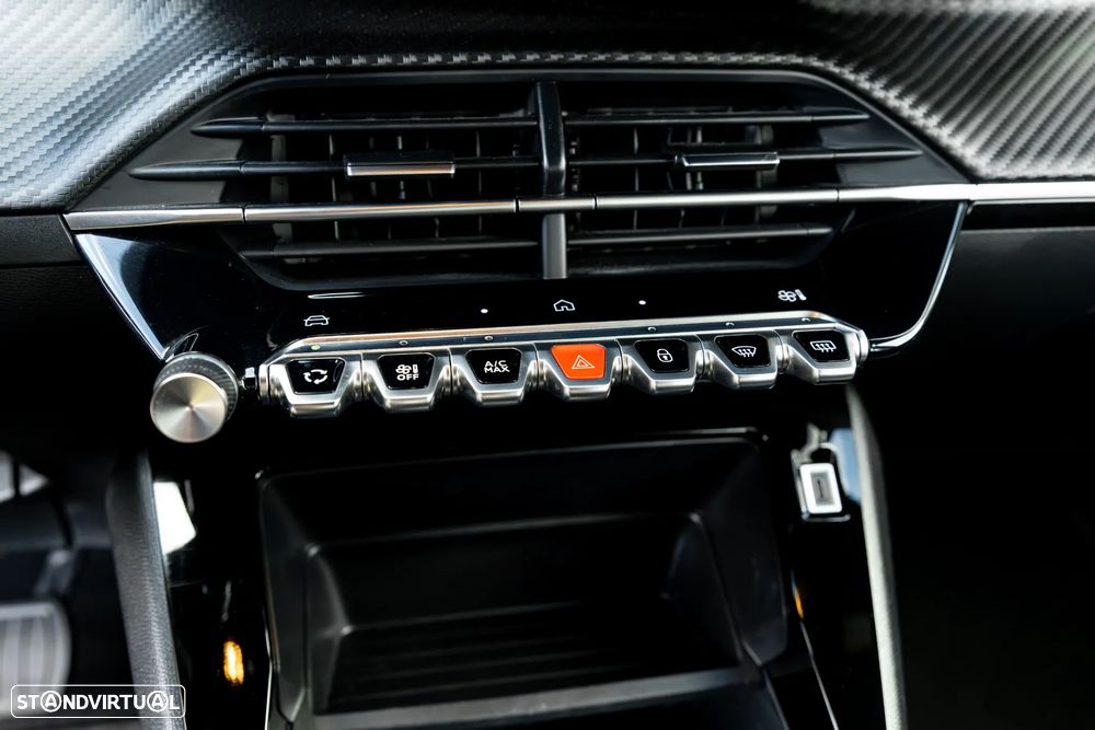 Peugeot 2008 Hybrid 145 e-DSC Style - 10