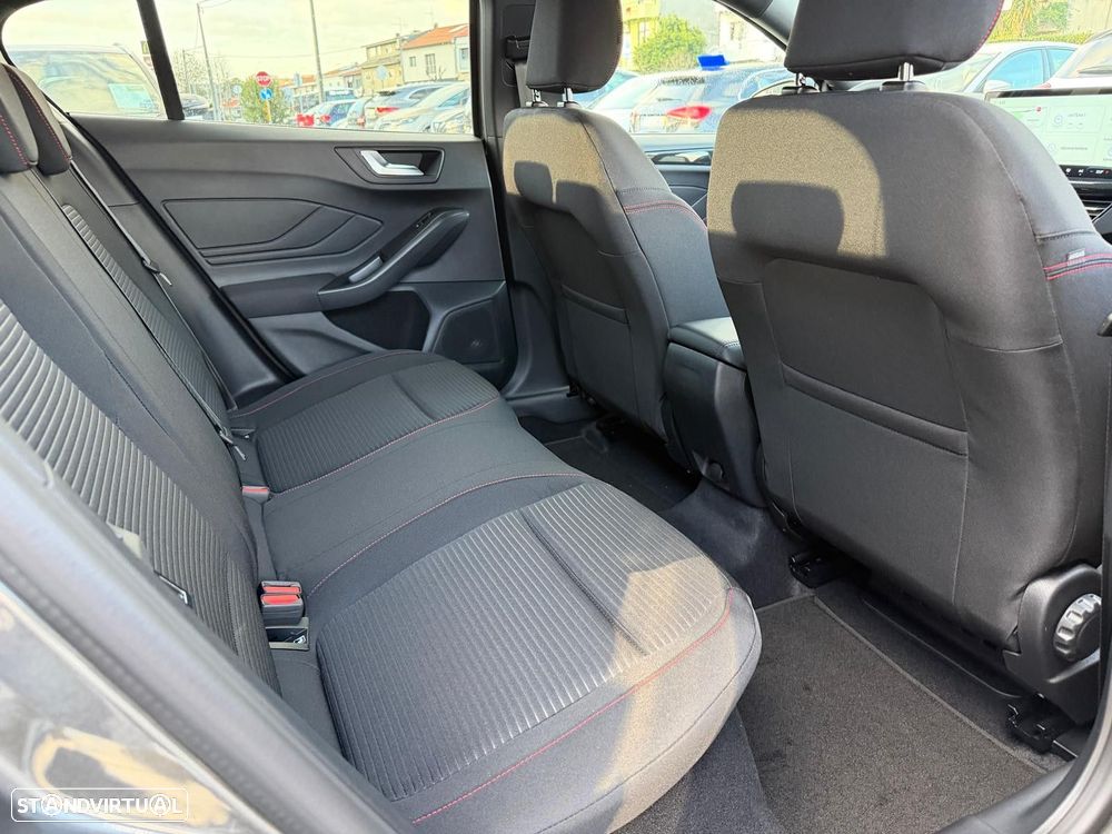 Ford Focus 1.0 EcoBoost MHEV ST-Line - 14