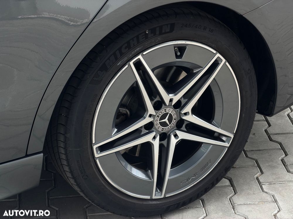 Mercedes-Benz C 300 4MATIC 9G-TRONIC AMG Line - 23