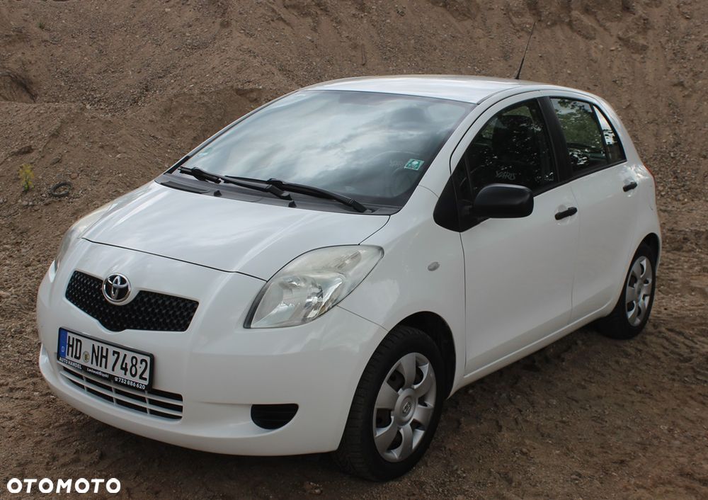 Toyota Yaris 1.0 VVT-i Cool Edition - 1