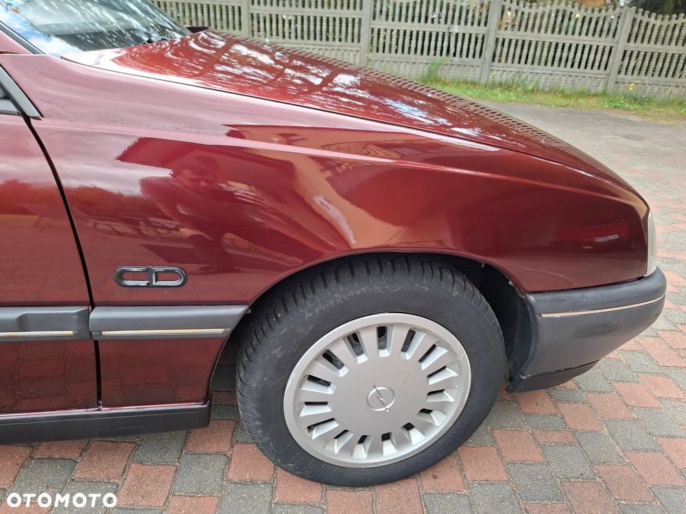 Opel Omega 2.4i GL - 10