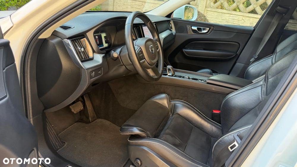 Volvo XC 60 B4 D AWD Geartronic RDesign - 18