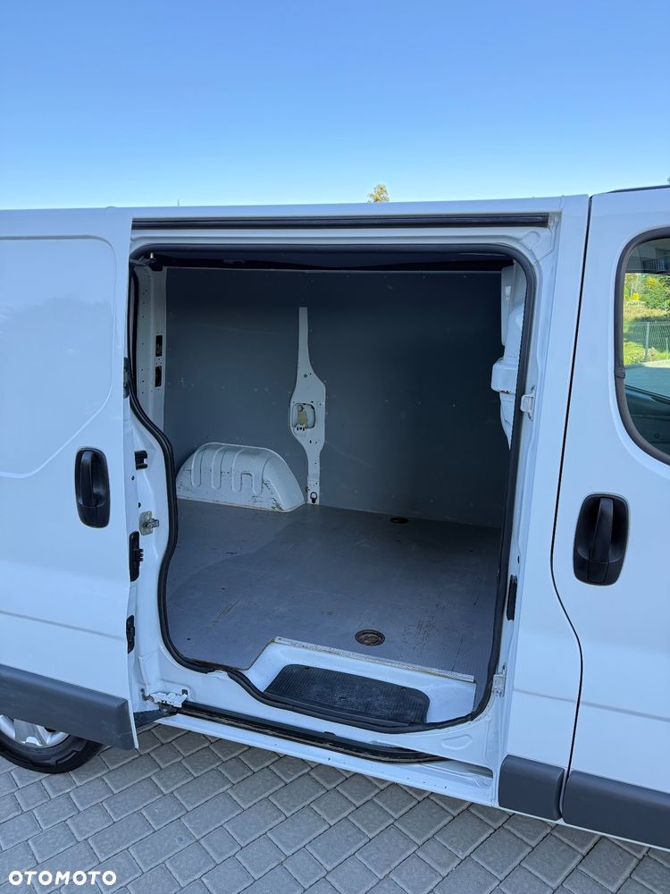 Renault Trafic - 23