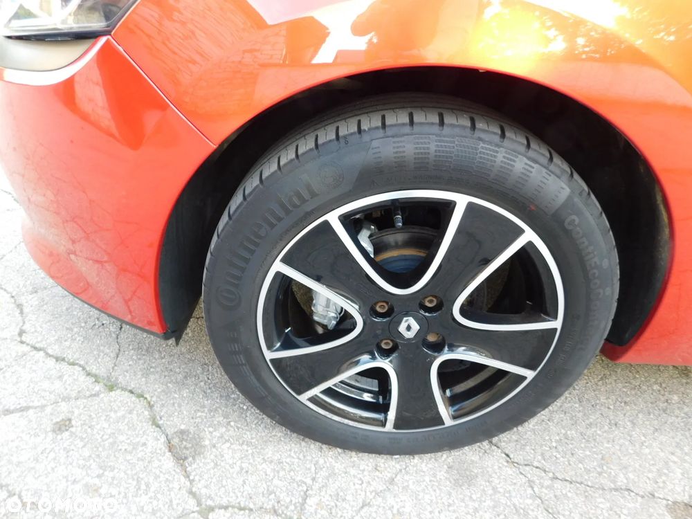 Renault Clio 1.2 16V 75 LIMITED - 11