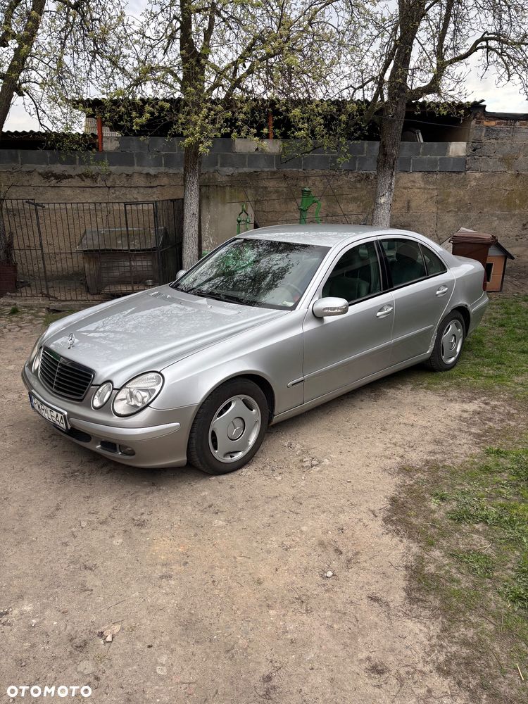 Mercedes-Benz Klasa E 200 CDI Classic DPF - 1