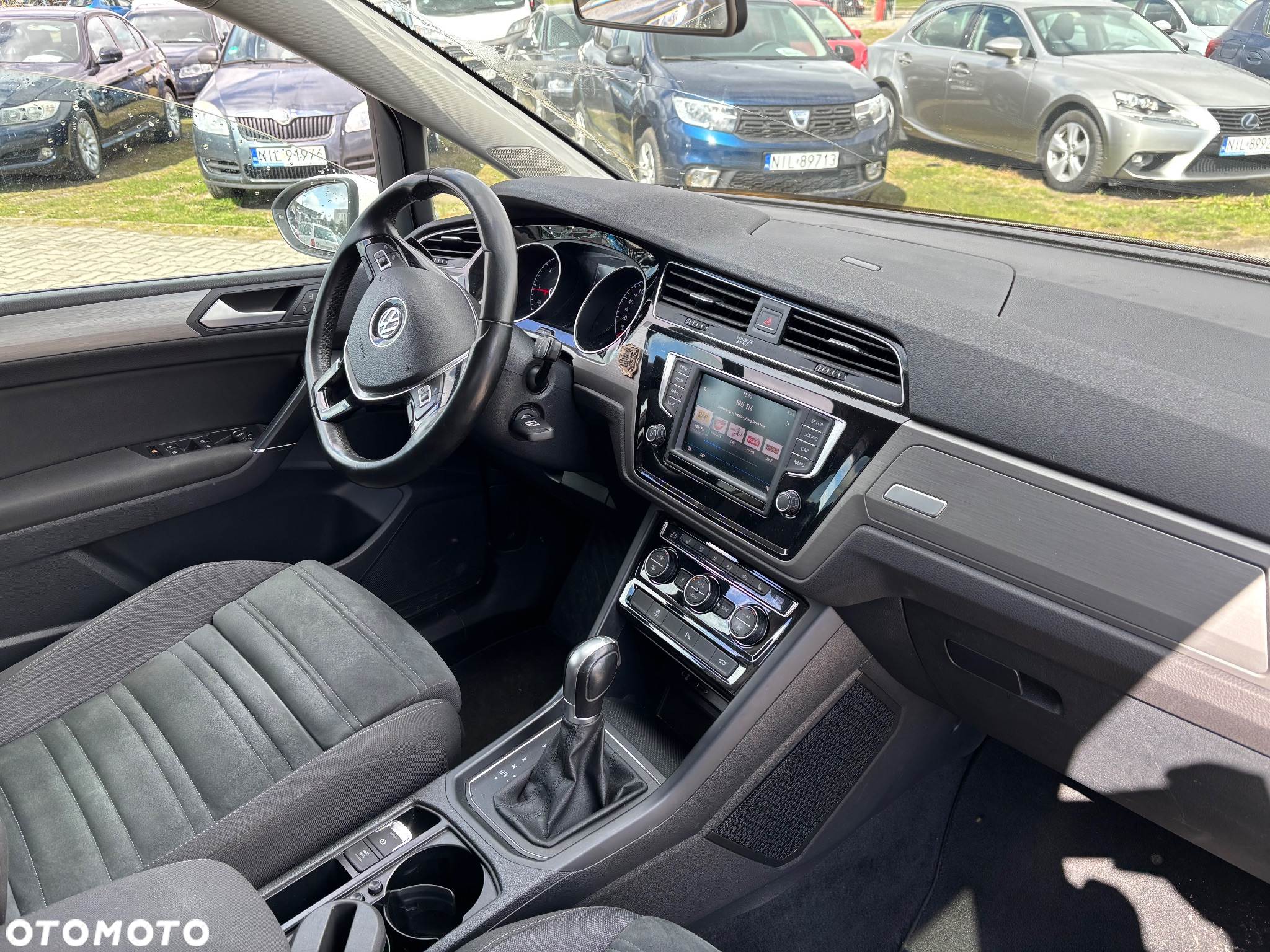 Volkswagen Touran 1.6 TDI SCR (BlueMotion Technology) DSG Comfortline - 4