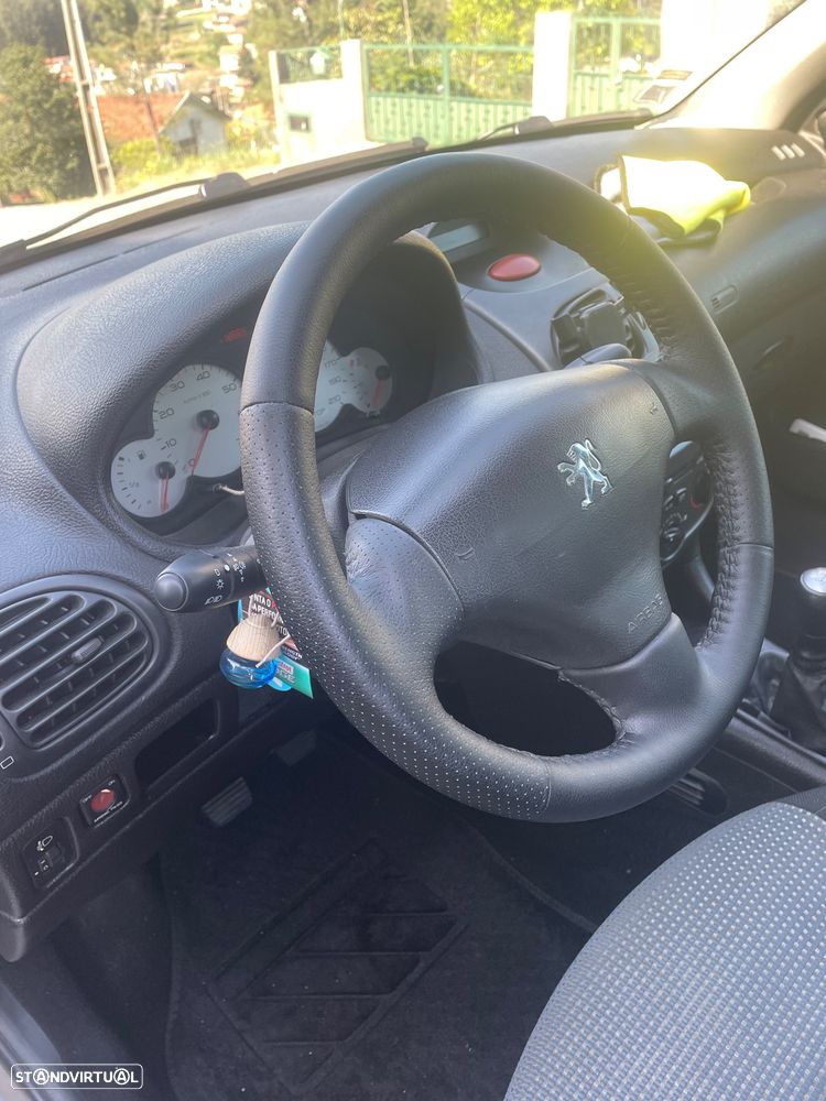 Peugeot 206 1.1 Color Line - 10