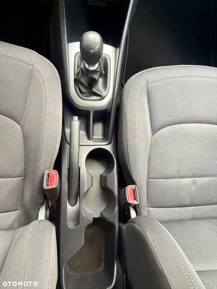 Kia Rio 1.4 Dream Team Edition - 21