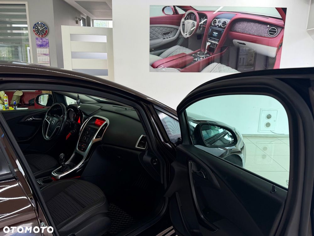 Opel Astra 1.4 Turbo Color Edition - 17