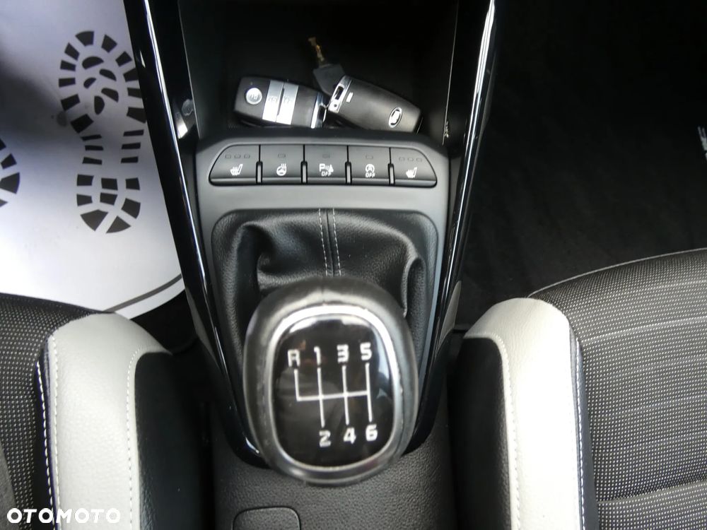 Kia Stonic - 24