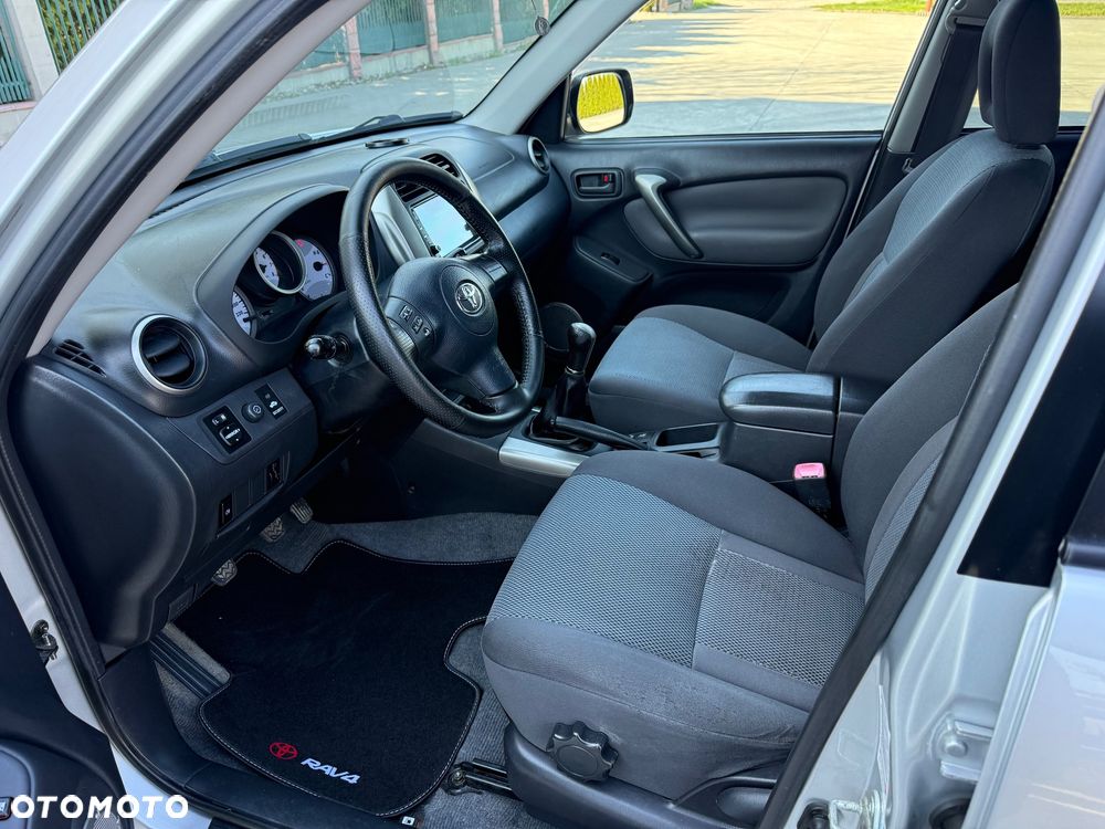 Toyota RAV4 4x4 Sol - 18