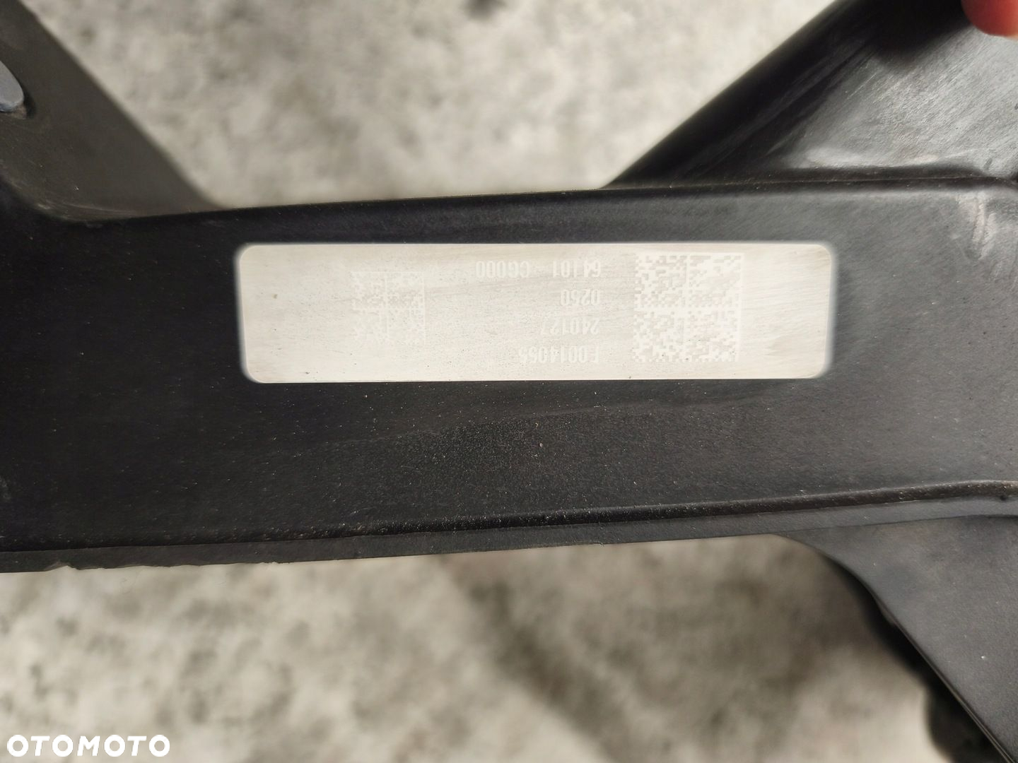 PAS PRZEDNI WZMOCNIENIE HYUNDAI STARIA 64101-CG000 - 11
