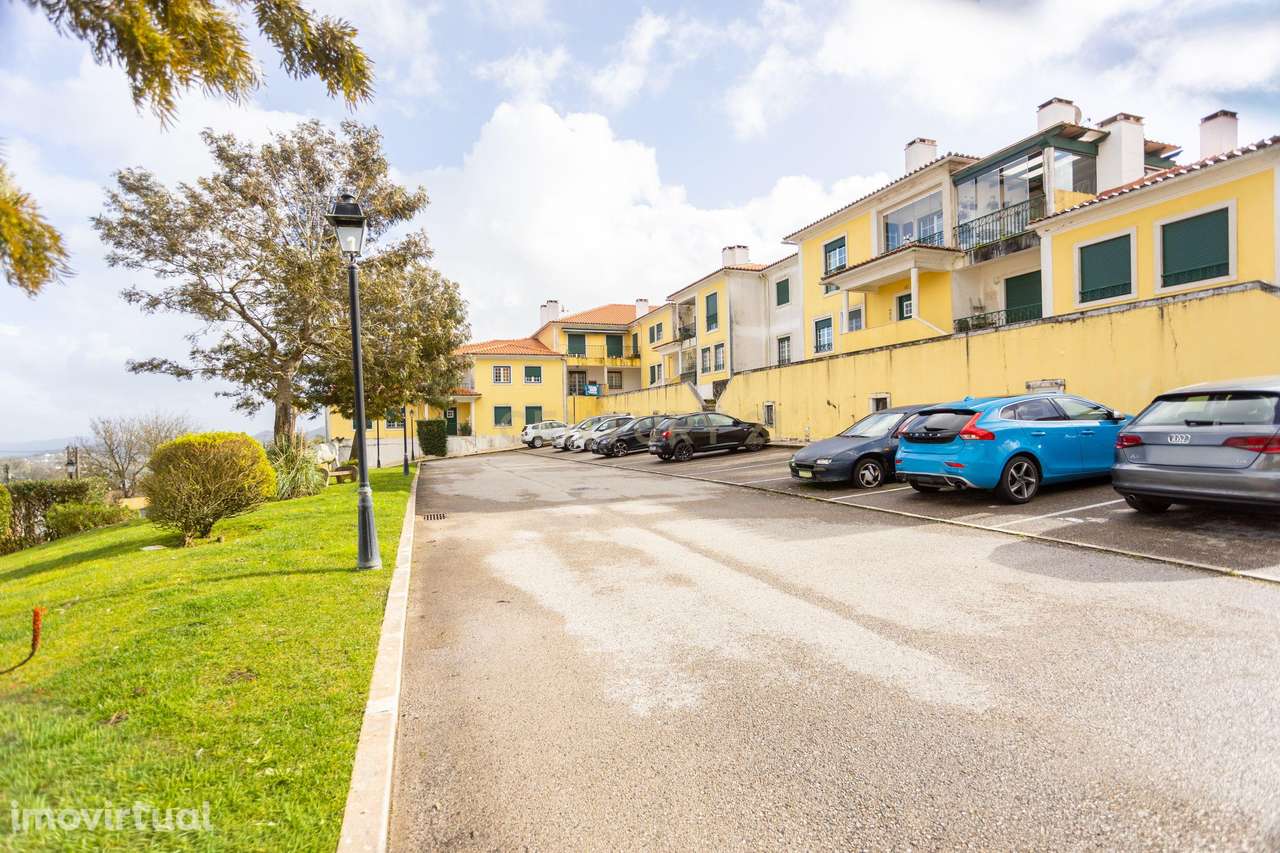 VISITAS SUSPENSAS - T2 com Terraço (95m2) e Piscina em Venda do Pinhei - Grande imagem: 3/41