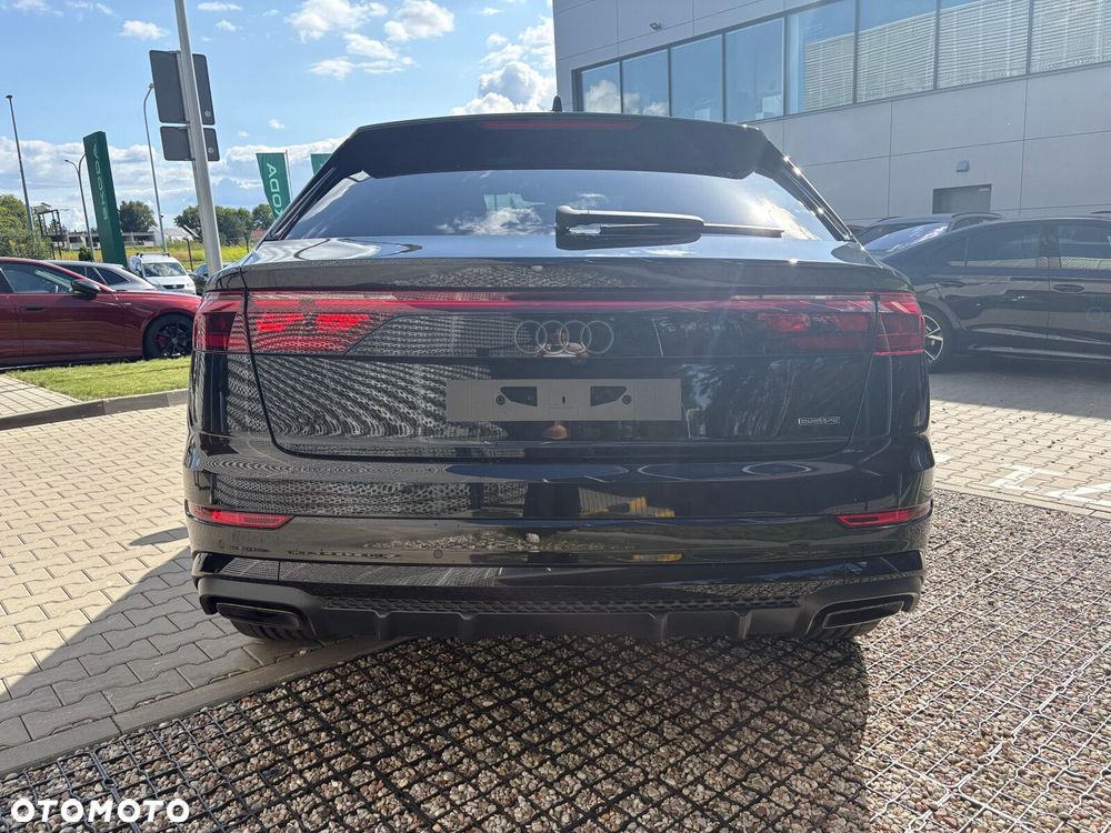 Audi Q8 - 6