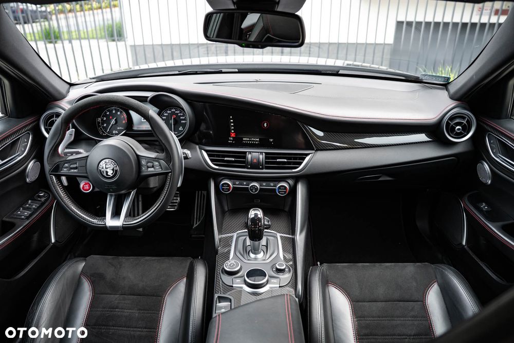 Alfa Romeo Giulia 2.9 Bi Turbo V6 Quadrifoglio - 15