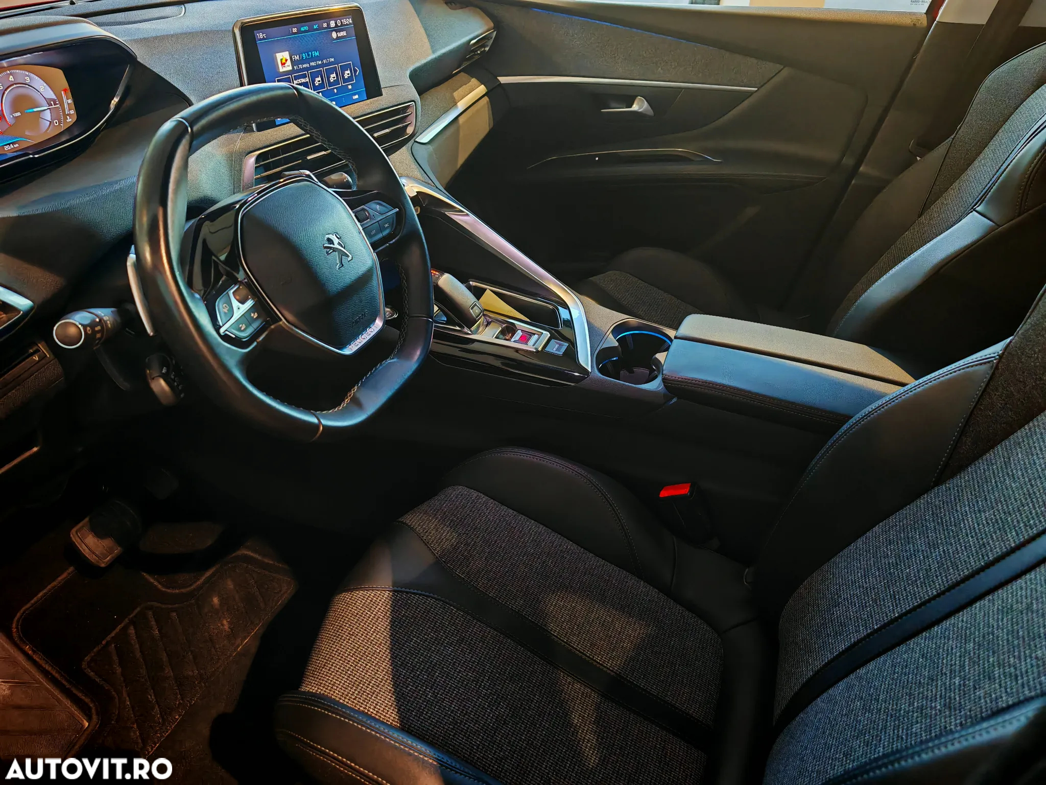Peugeot 3008 1.2 PureTech S&S EAT8 Allure - 14