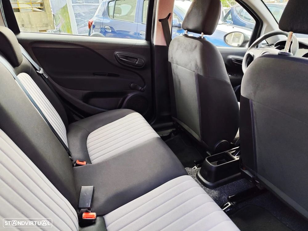 Fiat Punto 1.3 M-Jet Lounge S&S - 11