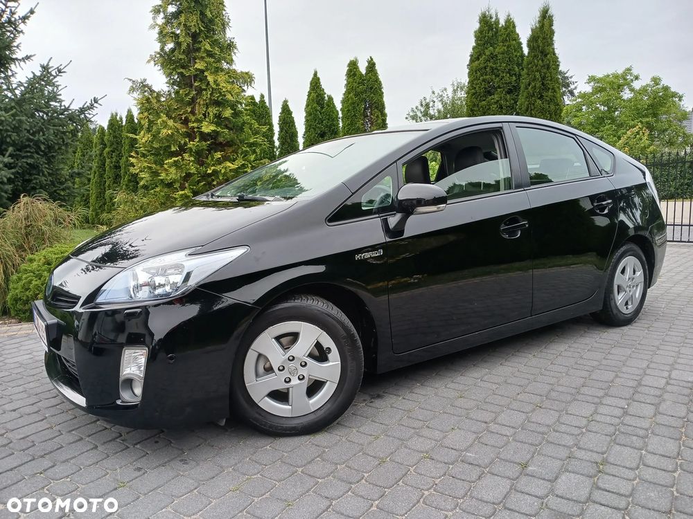 Toyota Prius (Hybrid) Executive - 4