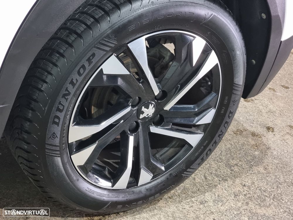 Peugeot 2008 1.5 BlueHDi Allure Pack EAT8 - 29