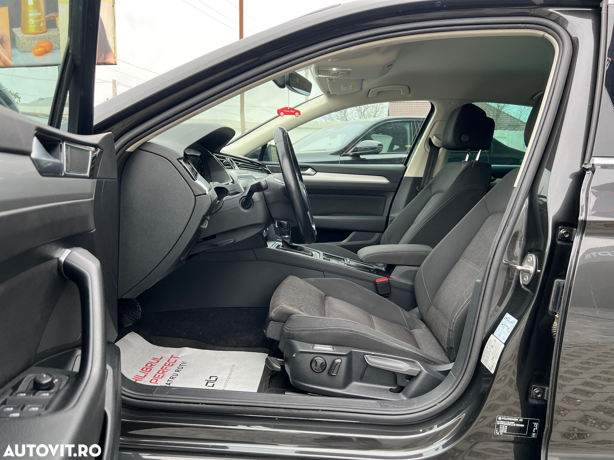 Volkswagen Passat - 11
