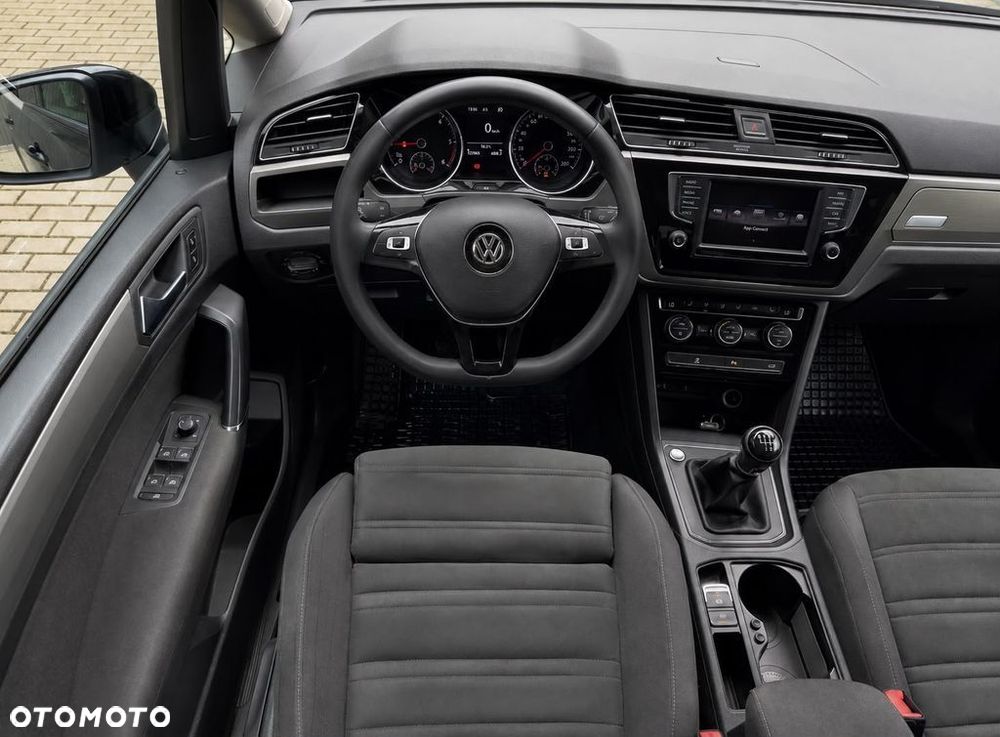 Volkswagen Touran 2.0 TDI BMT Comfortline - 12
