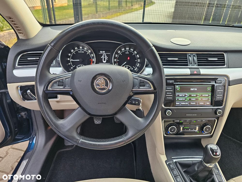 Skoda Superb 2.0 TDI 4x4 Elegance - 14