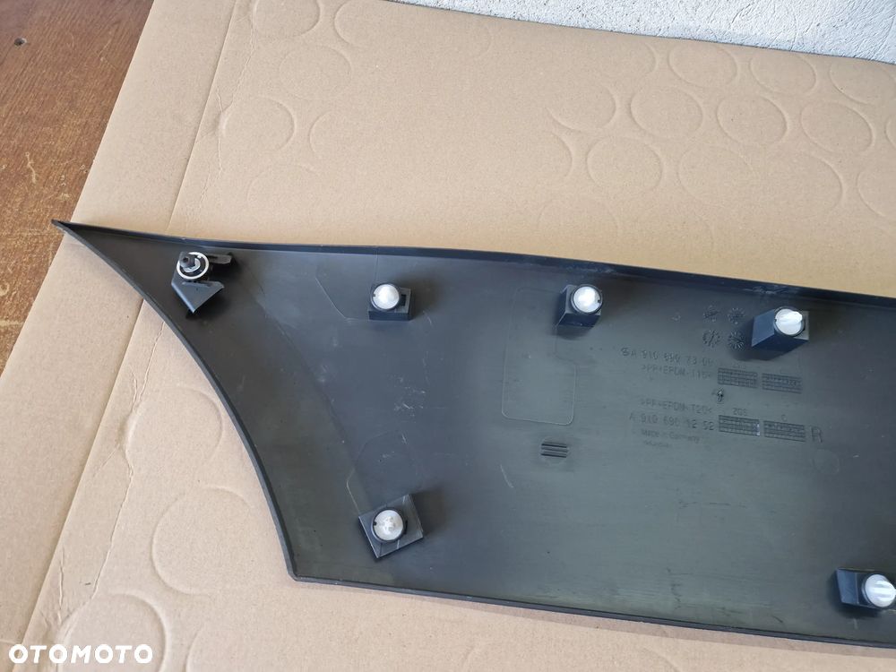 LISTWA TYLNA PRAWA MERCEDES SPRINTER 907 MAX - 9