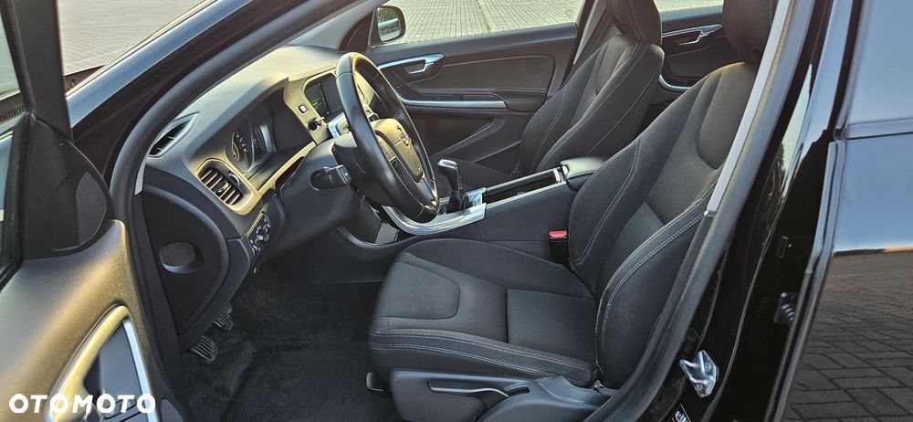 Volvo V60 D2 Momentum - 5