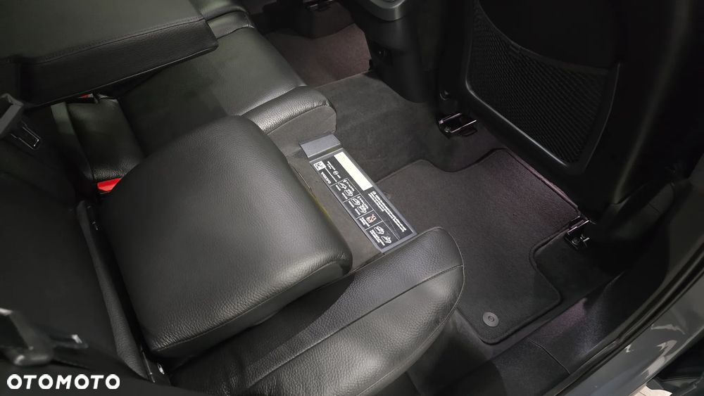 Volvo XC 60 B4 D Plus Dark - 9