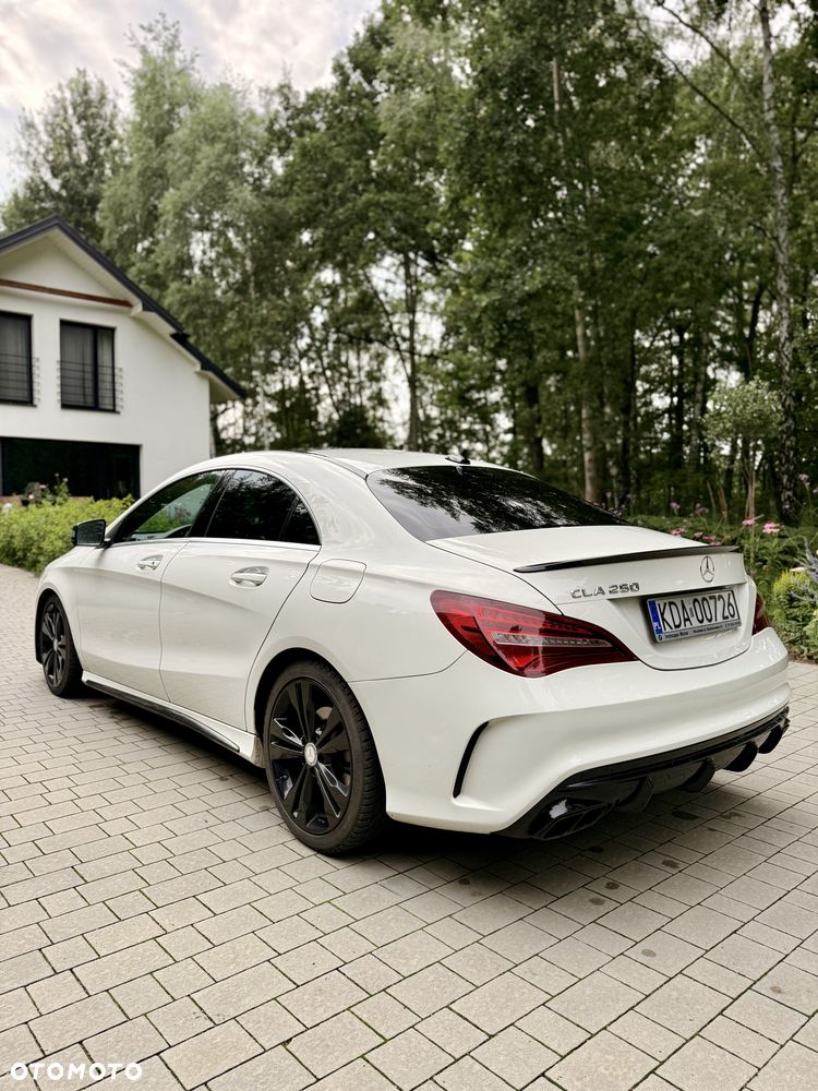 Mercedes-Benz CLA 250 7G-DCT Urban - 5